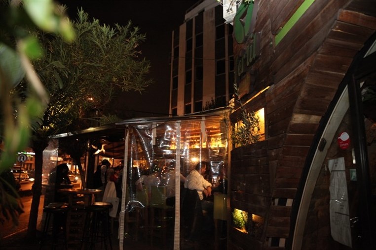 Fertil Pub on Saturday Night